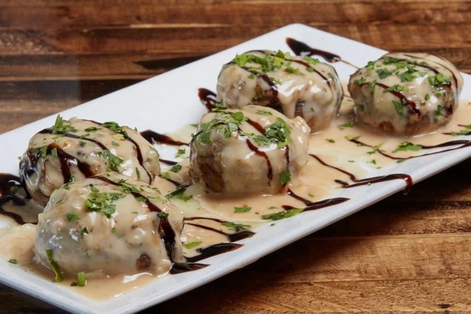 Experience the vibe of Rick's NY Pizza & Restaurant in Tarpon Springs, Florida.